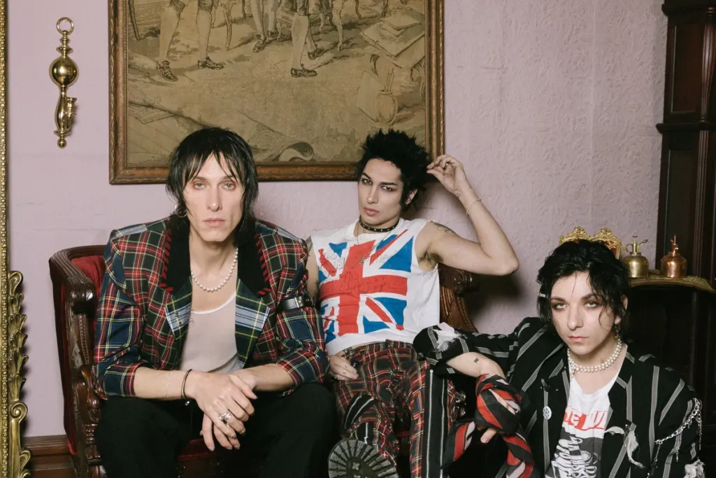 Palaye Royale